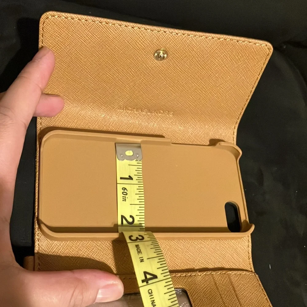 Michael Kors wristlet/phone case - Picture 13 of 17